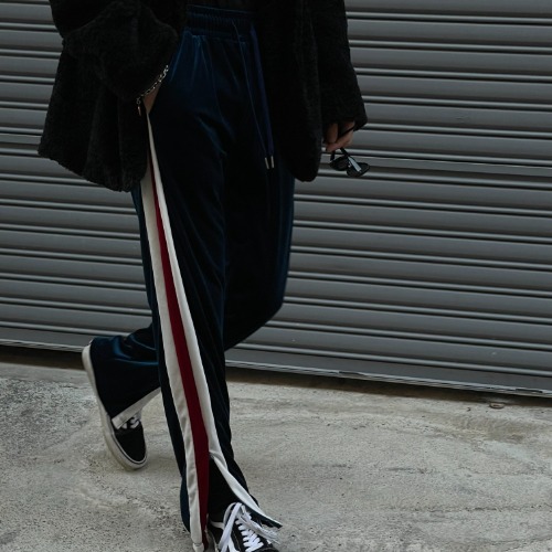 [당일출고] Velvet side line track pants(2color)